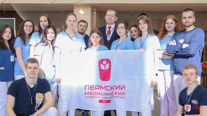 На фото: наша команда – вице-чемпион Олимпиады по хирургии «Новые хирургические вызовы России-24» с международным участием